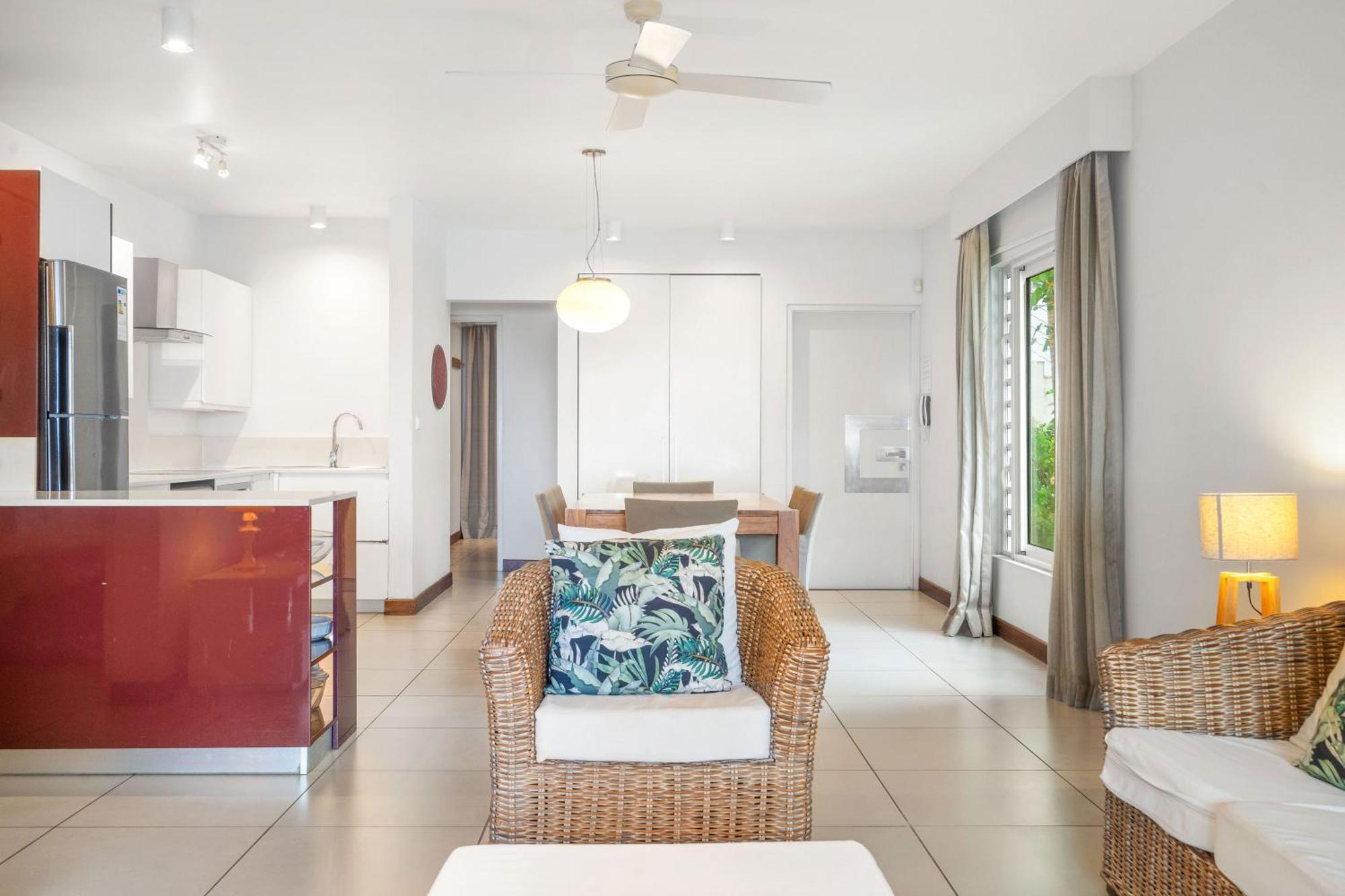 Kanope Bay - Holiday Beachfront Apartments Pointe aux Biches Экстерьер фото