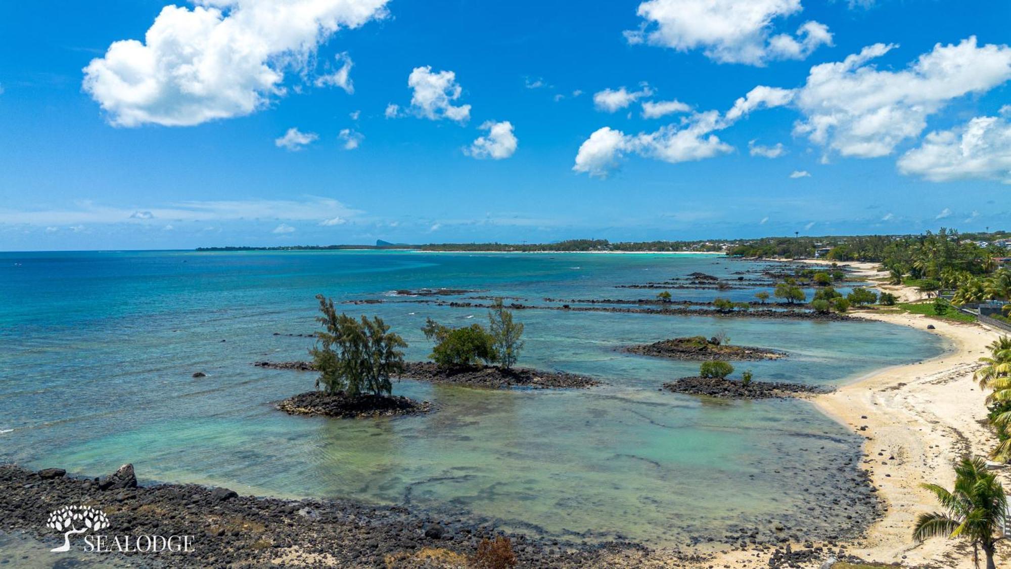 Kanope Bay - Holiday Beachfront Apartments Pointe aux Biches Экстерьер фото
