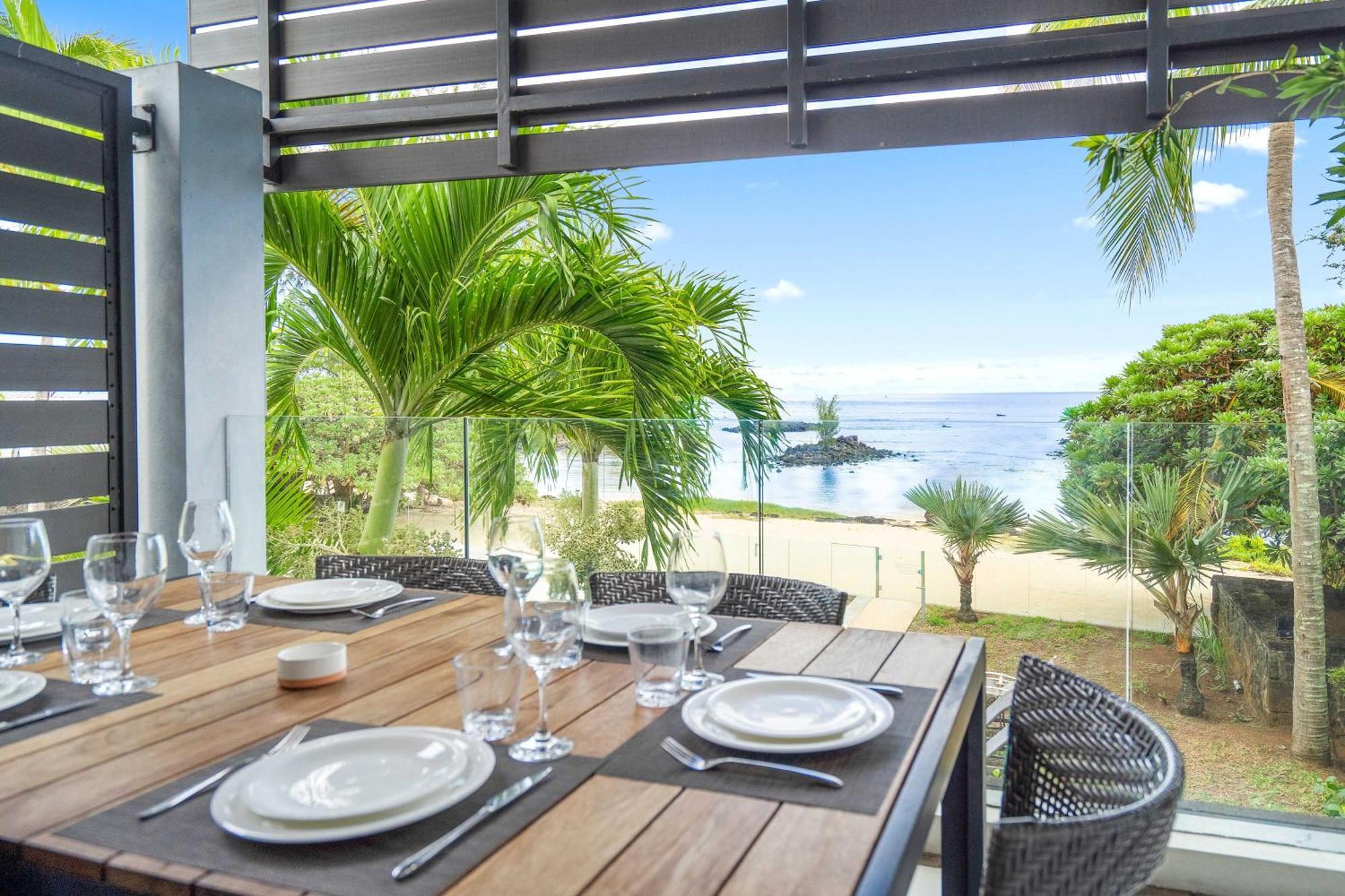 Kanope Bay - Holiday Beachfront Apartments Pointe aux Biches Экстерьер фото