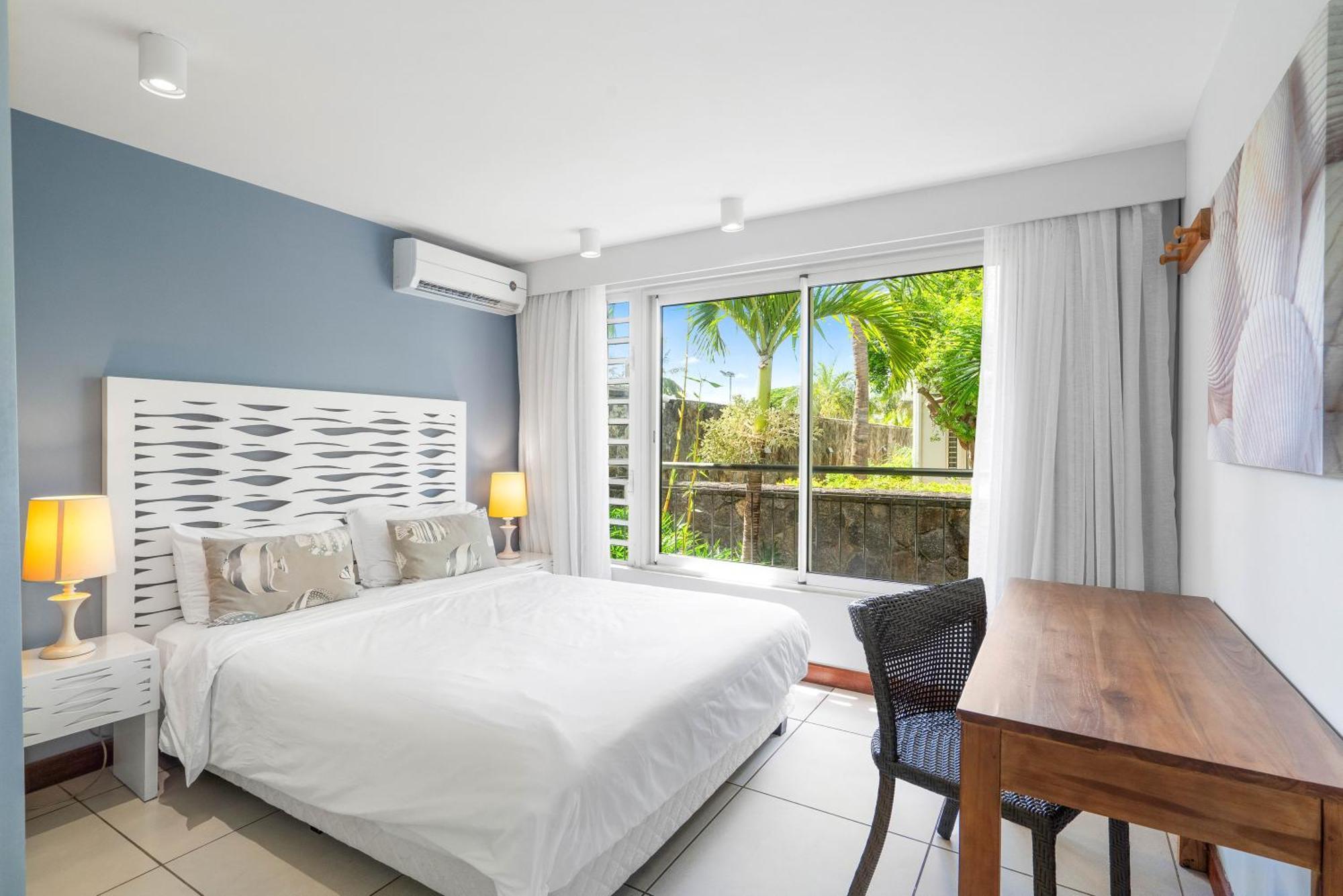 Kanope Bay - Holiday Beachfront Apartments Pointe aux Biches Экстерьер фото