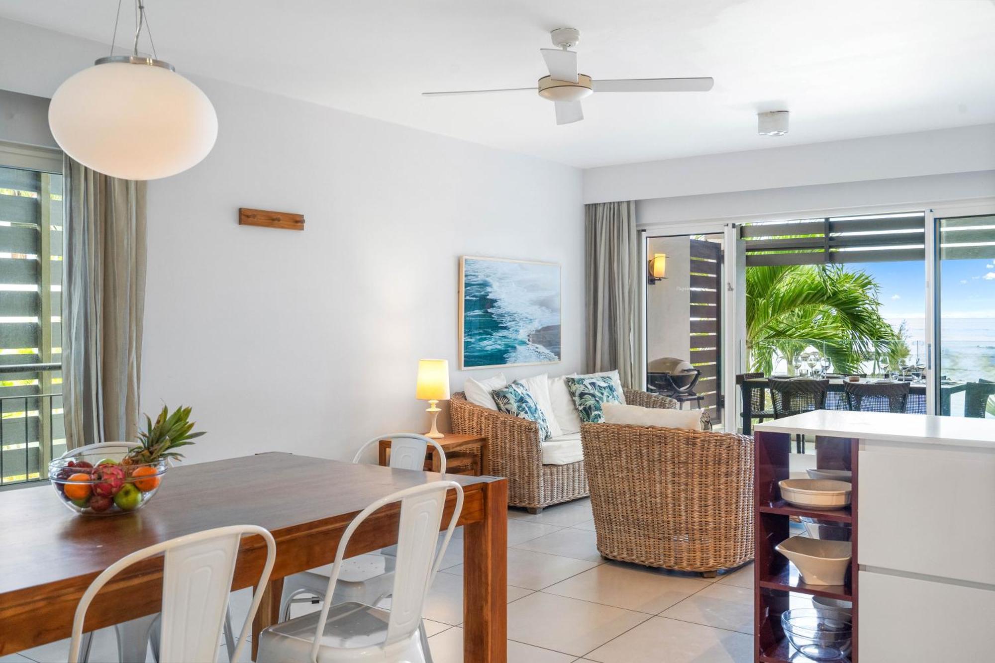 Kanope Bay - Holiday Beachfront Apartments Pointe aux Biches Экстерьер фото