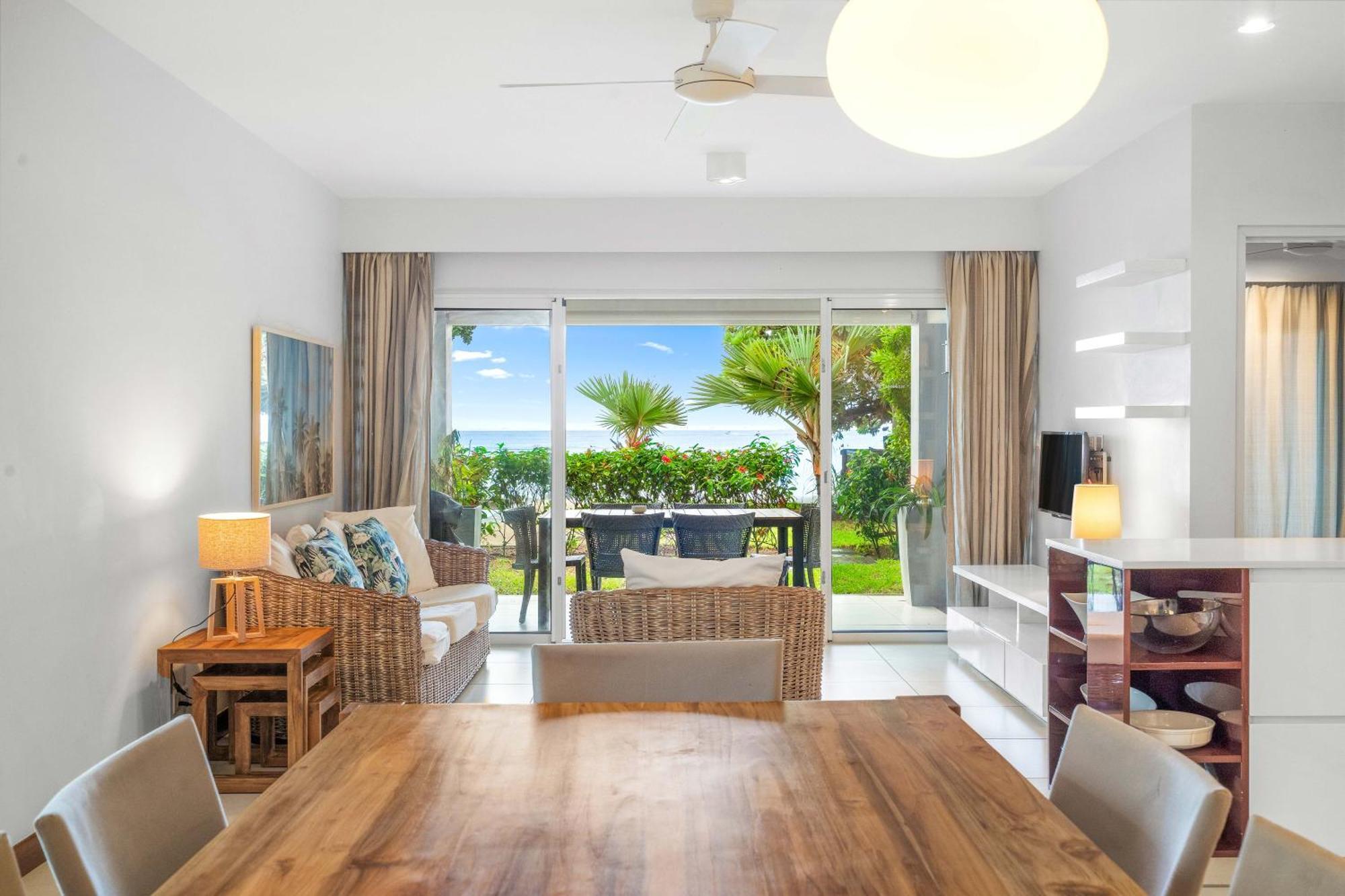 Kanope Bay - Holiday Beachfront Apartments Pointe aux Biches Экстерьер фото